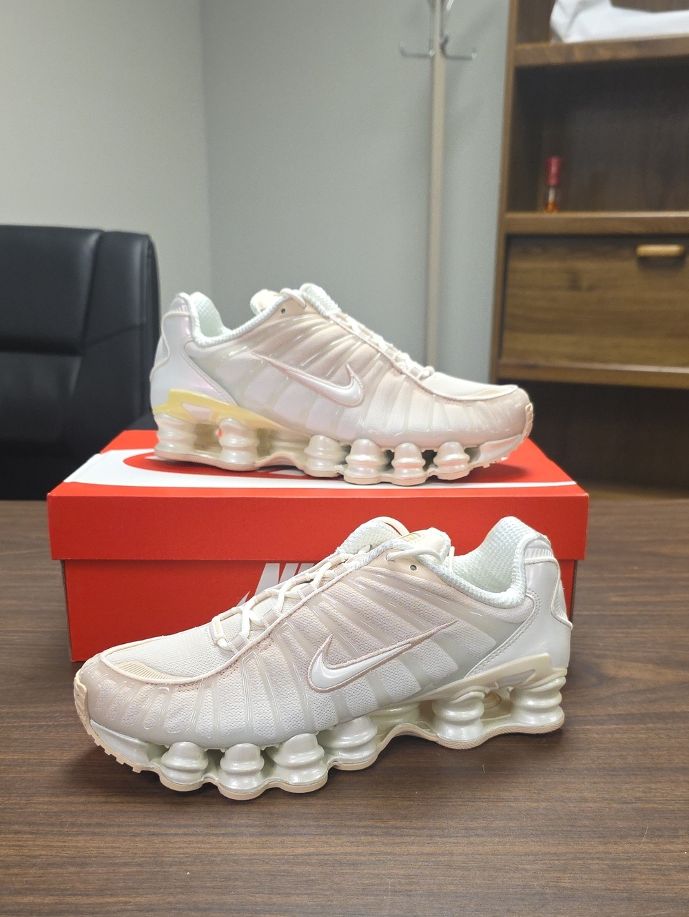 Nike Shox TL Pearl White/Particle Pink IH5075-219 Women's Size 9 New